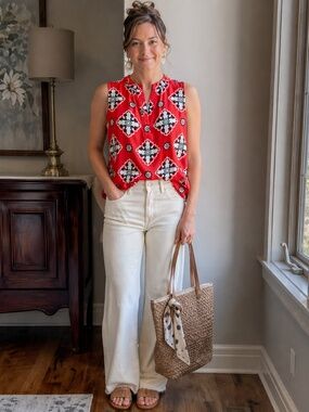 Classic Chic Red Geometric Medallion Print Sleeveless Blouse Petite Keyhole Neck